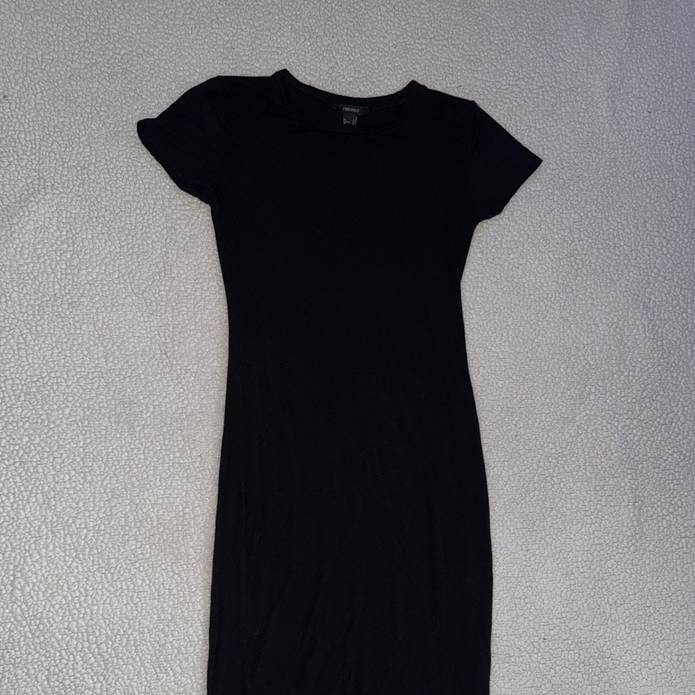 Midi dress with slit in back